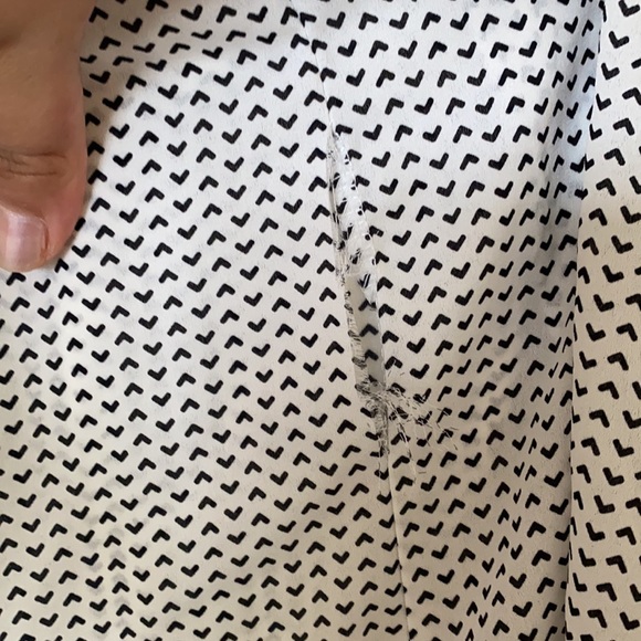 Pleione Printed Cap Sleeve High/Low Top - Picture 4 of 5